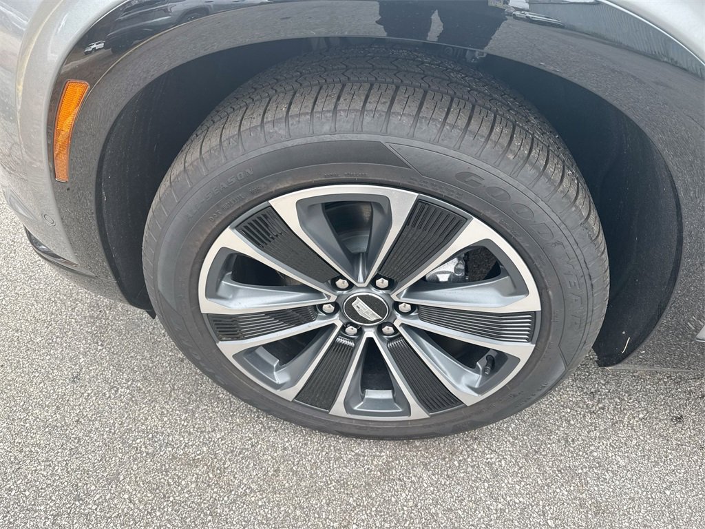 Used 2026 Cadillac Vistiq Sport image 12