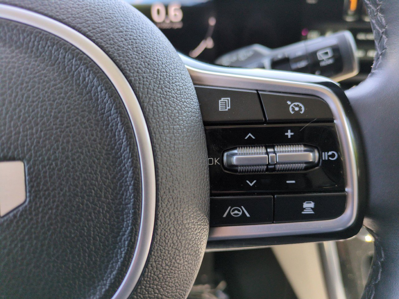 Used 2022 Kia Carnival SX Prestige FWD image 22