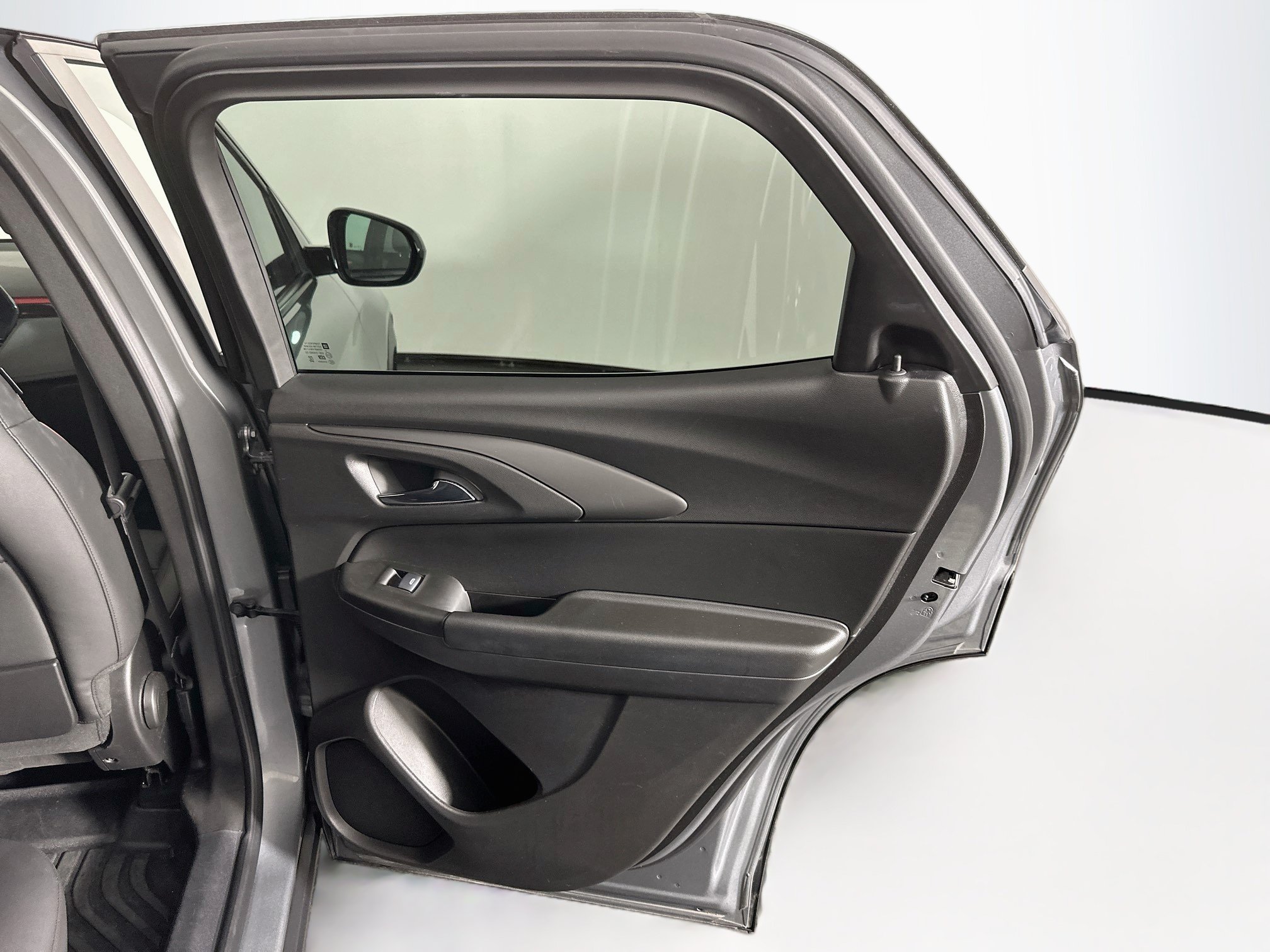 Used 2024 Chevrolet TrailBlazer RS FWD image 27