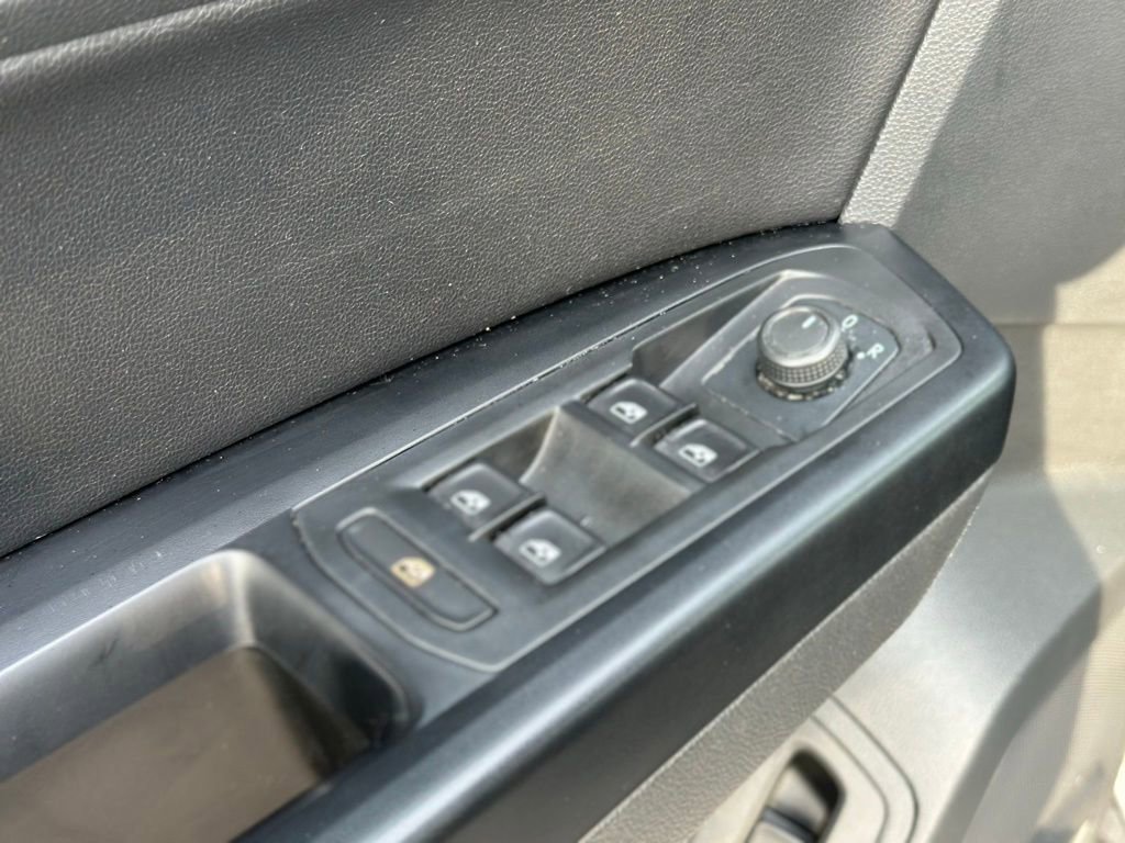 Used 2020 Volkswagen Atlas Cross Sport SE w/ Panoramic Sunroof Package image 20