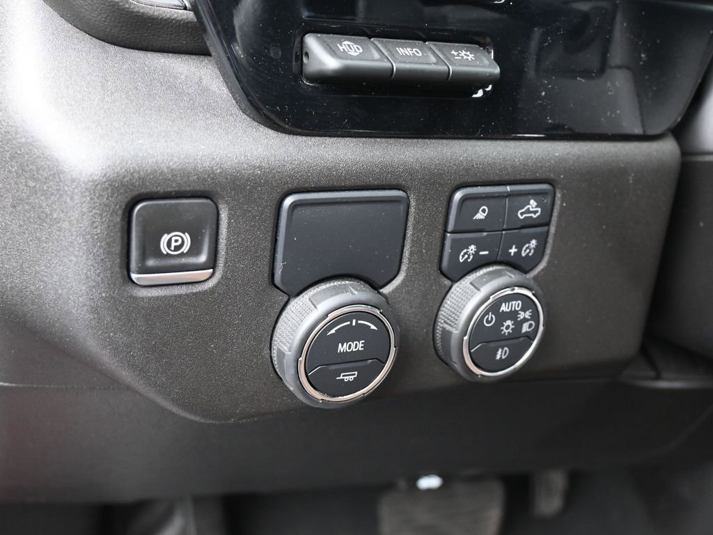 Used 2024 Chevrolet Silverado 1500 High Country w/ Technology Package RWD image 15