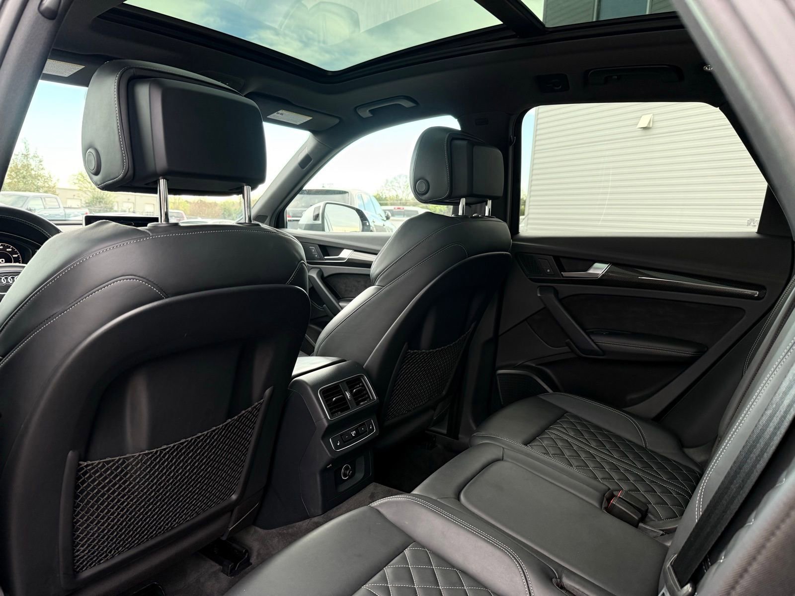Used 2018 Audi SQ5 Premium Plus w/ Navigation Package AWD/4WD image 29