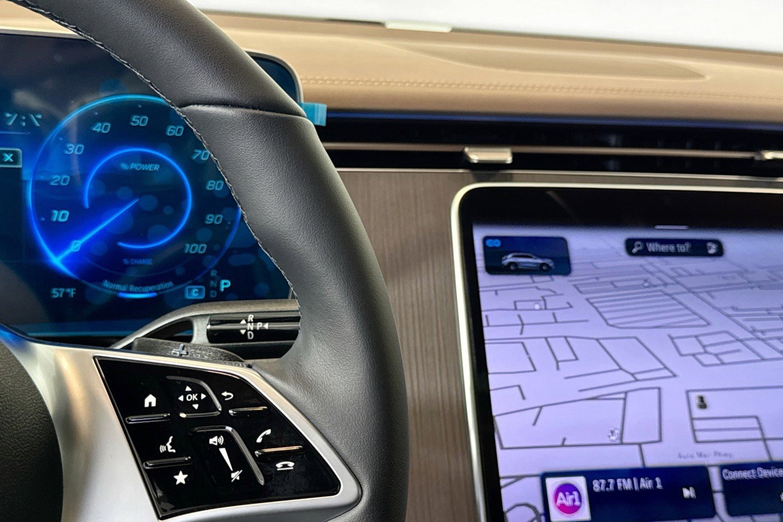 New 2026 Mercedes-Benz EQE 320 4MATIC SUV image 17