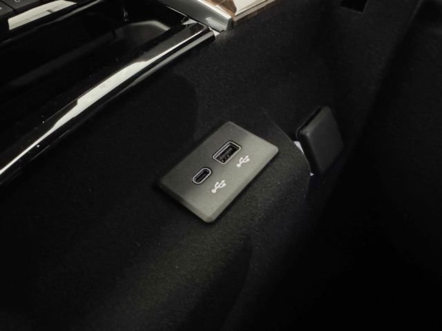 New 2026 Cadillac Escalade Platinum Luxury w/ LPO, Floor Liner Package image 24