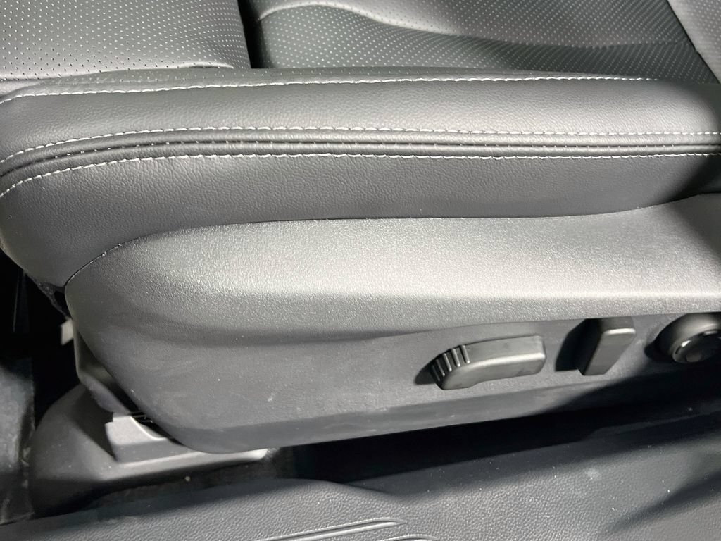Certified 2025 Subaru Legacy Touring XT AWD/4WD image 15