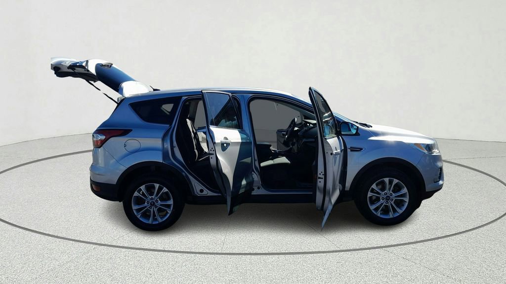 Used 2017 Ford Escape SE image 14