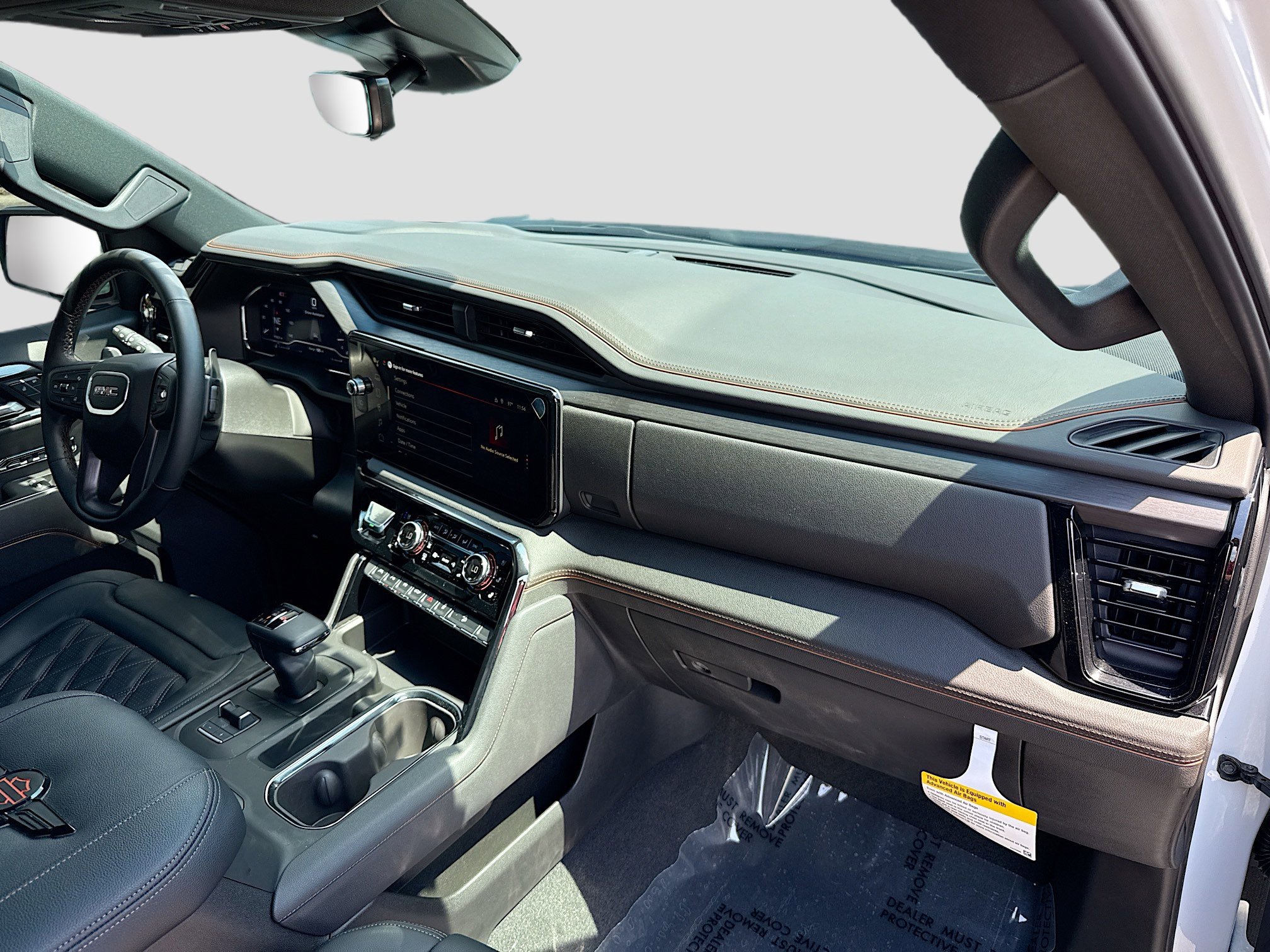 Used 2025 GMC Sierra 1500 AT4 w/ AT4 Premium Package AWD/4WD image 12