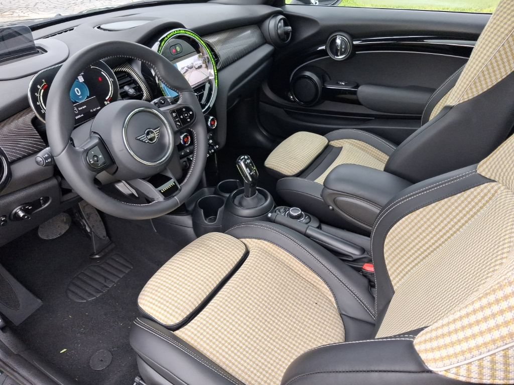 Used 2024 MINI Cooper S w/ MINI Resolute Edition FWD image 7