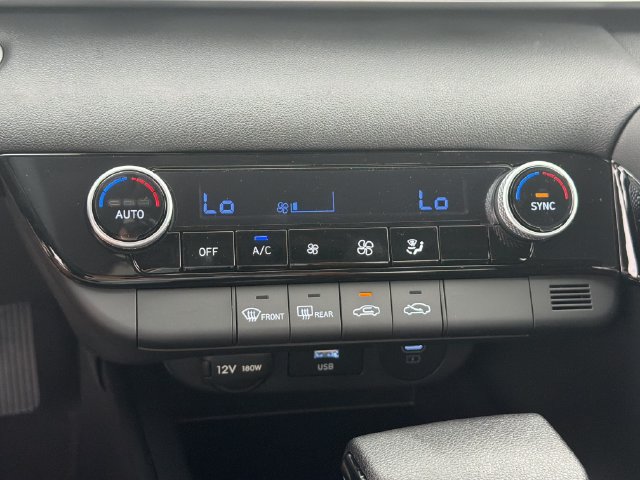 New 2026 Hyundai Elantra Hybrid FWD image 32