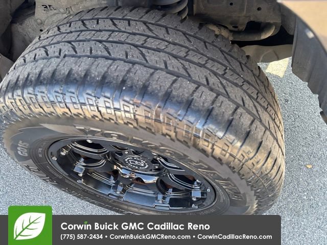 Used 2017 Toyota 4Runner SR5 AWD/4WD image 41