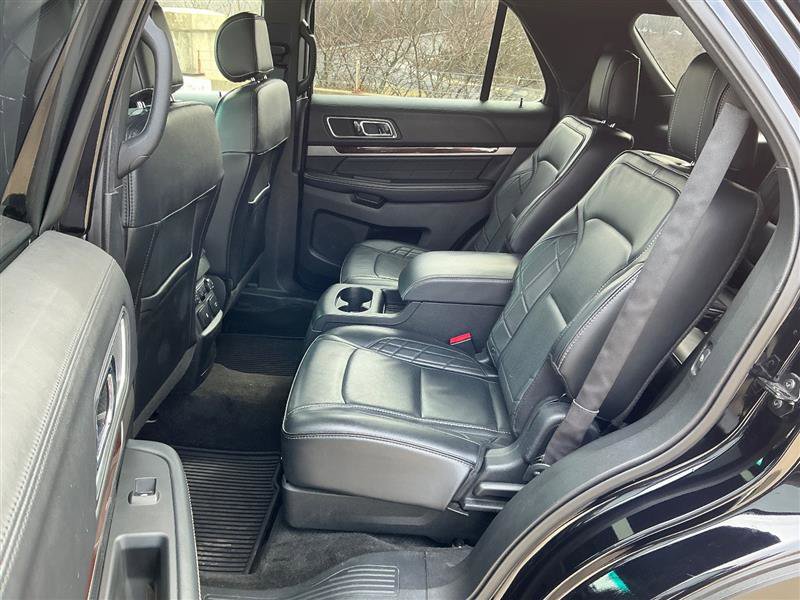 Used 2017 Ford Explorer Platinum image 34