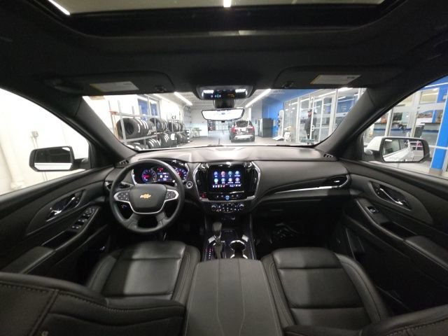 Used 2023 Chevrolet Traverse LT w/ LT Premium Package image 13