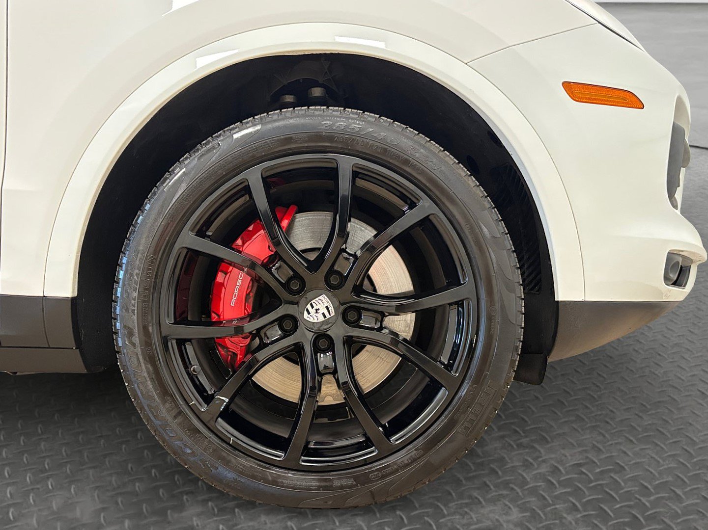 Used 2023 Porsche Cayenne Platinum Edition AWD/4WD image 42
