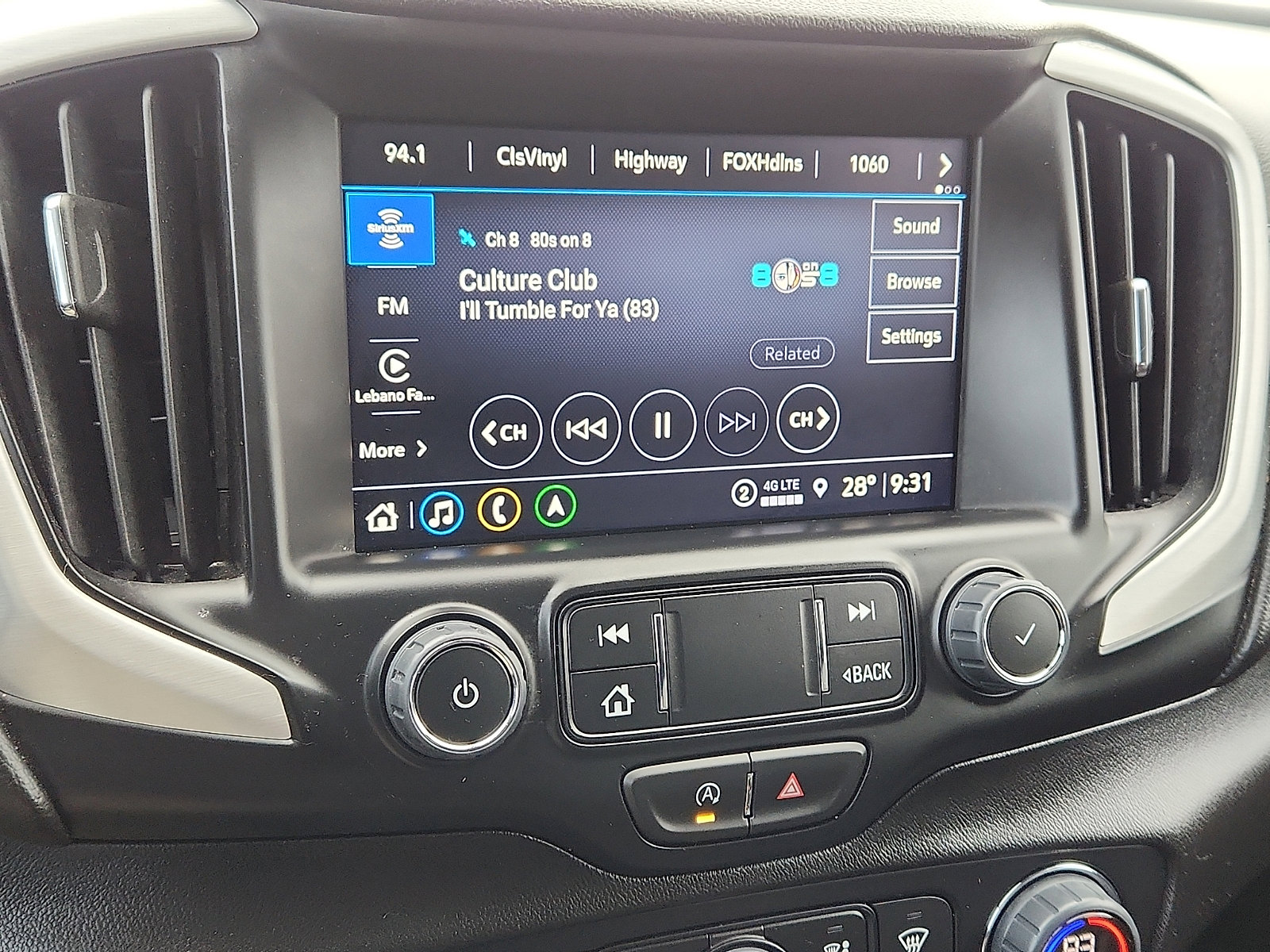 Used 2024 GMC Terrain SLT w/ Infotainment Package II image 20