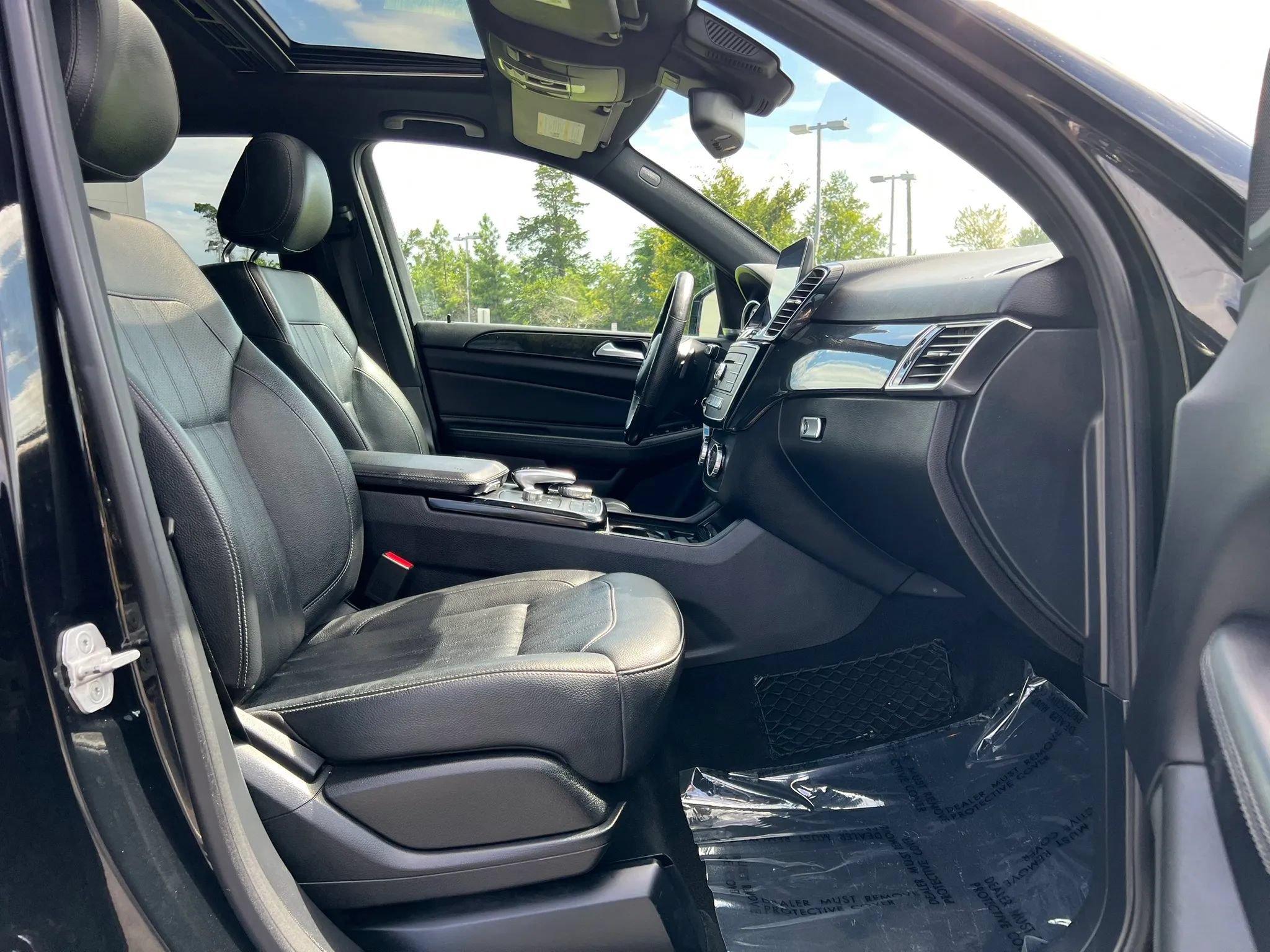 Used 2017 Mercedes-Benz GLE 350 4MATIC w/ Premium 2 Package image 16
