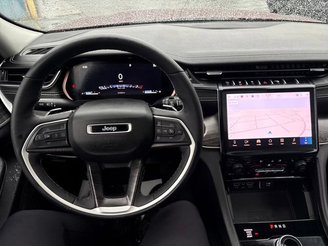 Used 2023 Jeep Grand Cherokee L Limited w/ Luxury Tech Group II AWD/4WD image 10