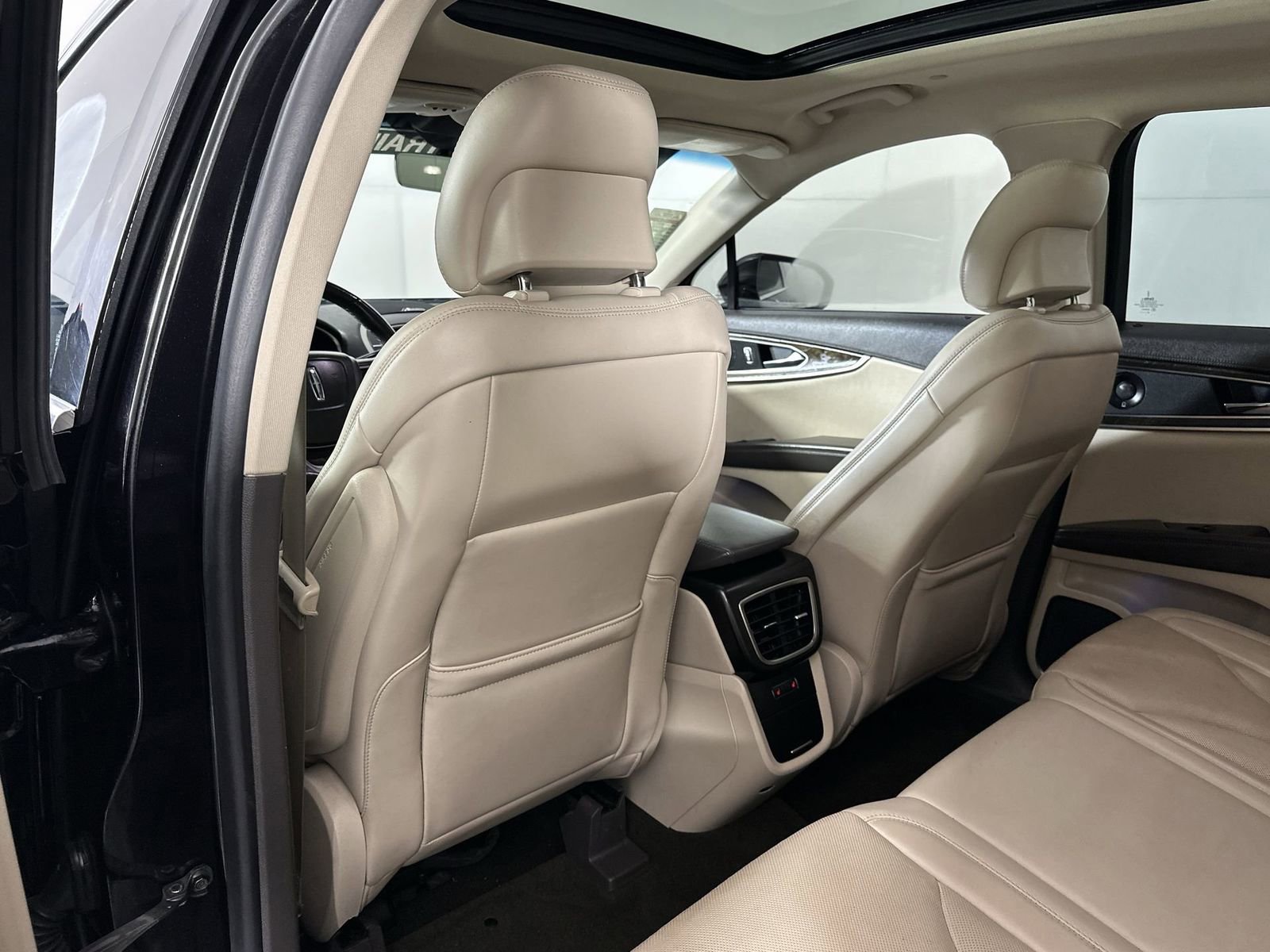 Used 2019 Lincoln Nautilus Reserve image 28