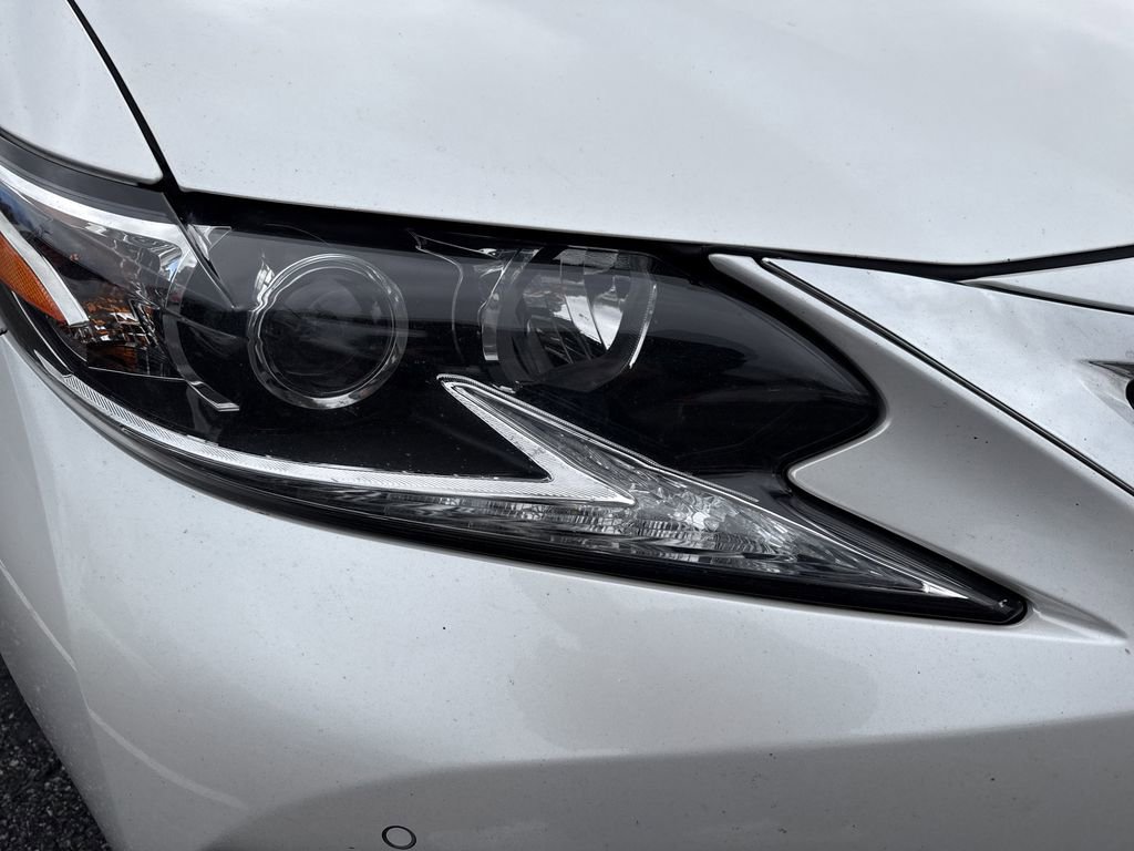 Used 2018 Lexus ES 350 w/ Premier Package image 11