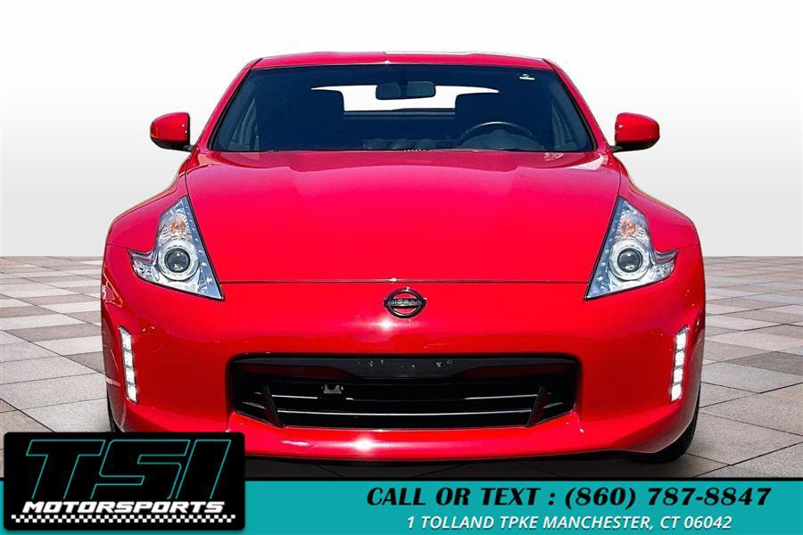 Used 2016 Nissan 370Z Coupe RWD image 3