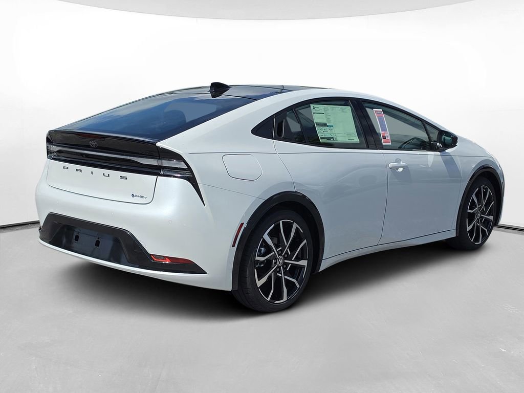 New 2026 Toyota Prius Plug-In Hybrid FWD image 4