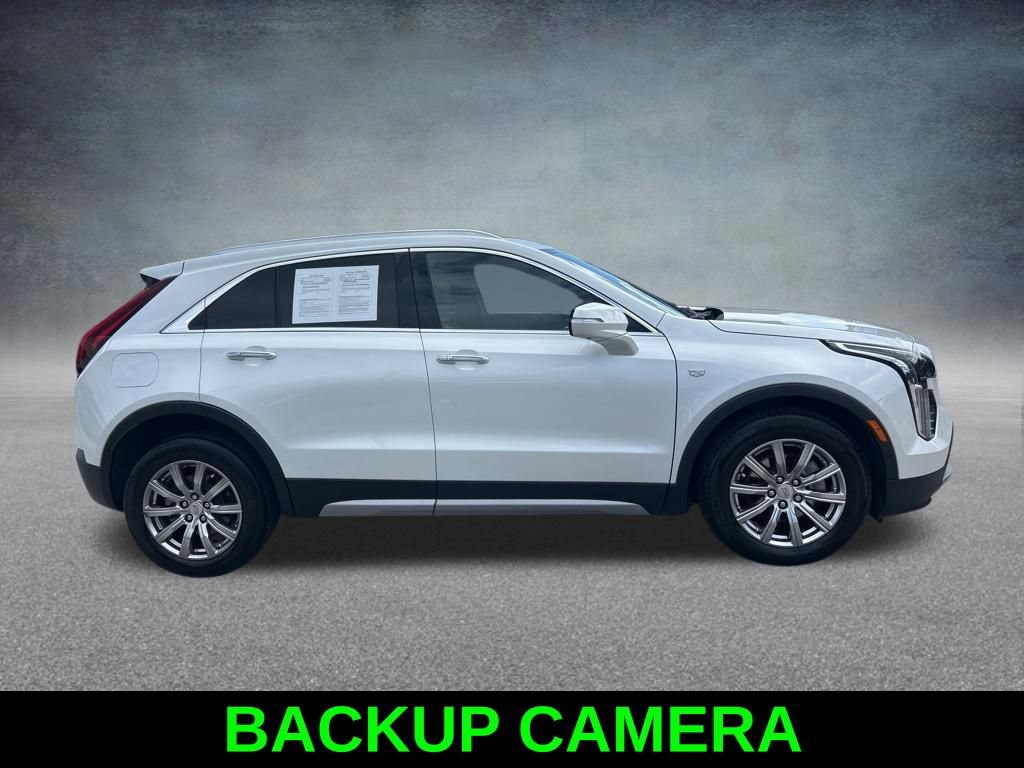 Used 2022 Cadillac XT4 Premium Luxury w/ Enhanced Visibility Package FWD image 4