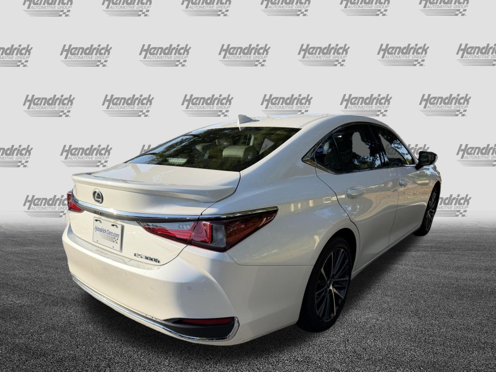 Used 2023 Lexus ES 300h w/ Premium Package FWD image 9