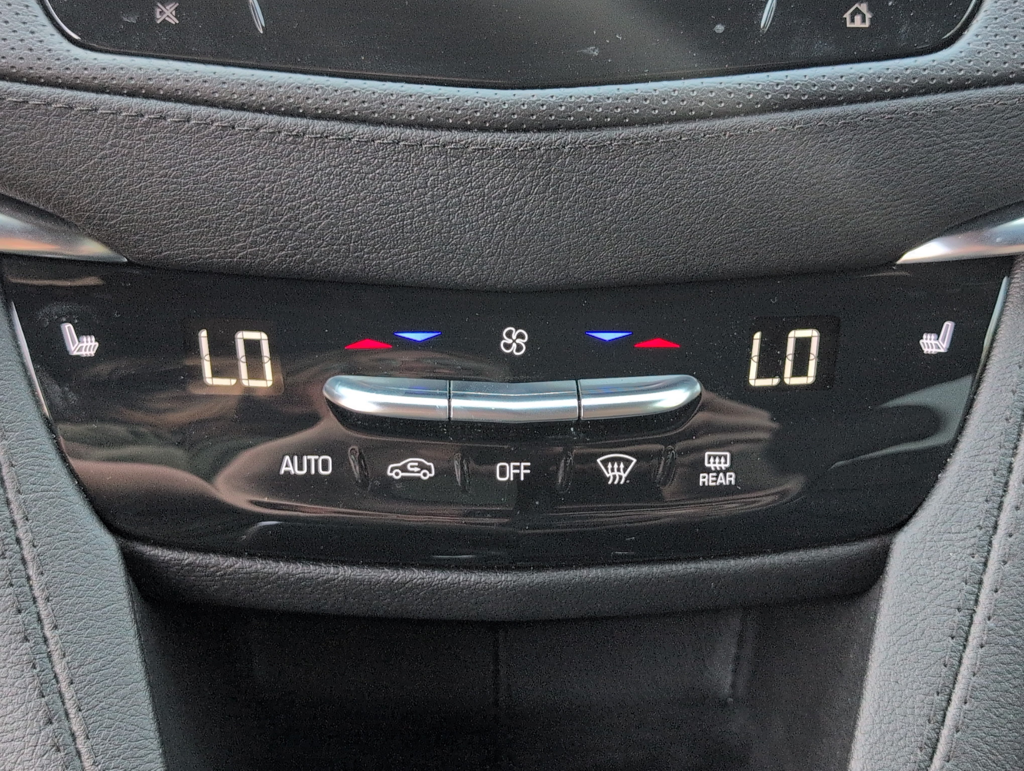 Certified 2024 Cadillac XT6 Luxury w/ LPO, Floor Liner Package AWD/4WD image 22