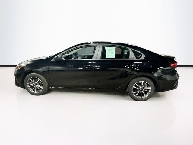 Used 2023 Kia Forte LXS w/ LXS Technology Package FWD image 4