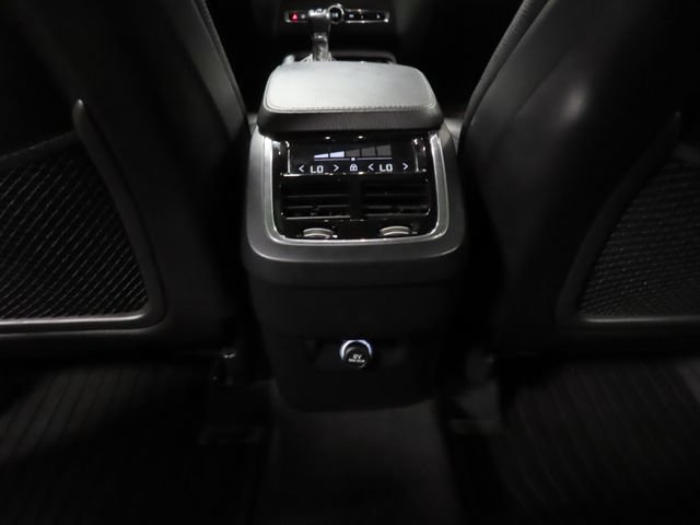 Used 2020 Volvo XC90 T5 Momentum FWD image 26