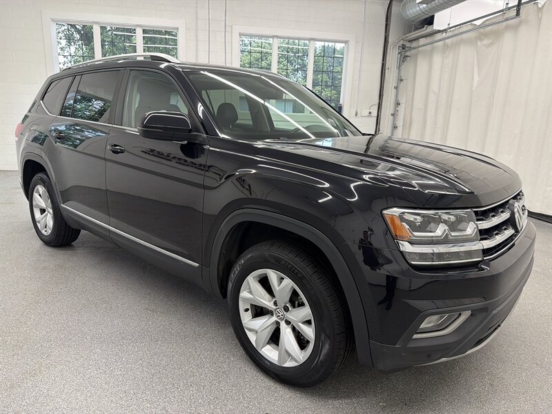 Used 2018 Volkswagen Atlas SEL AWD/4WD image 3