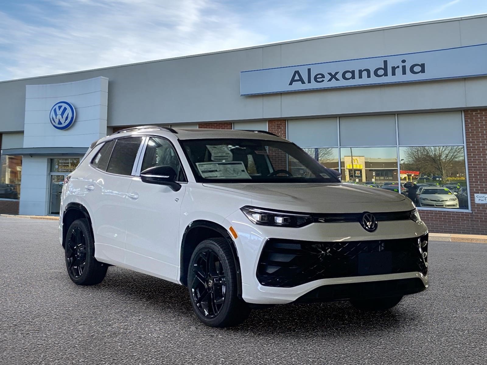 New 2026 Volkswagen Tiguan SE R-Line AWD/4WD image 1