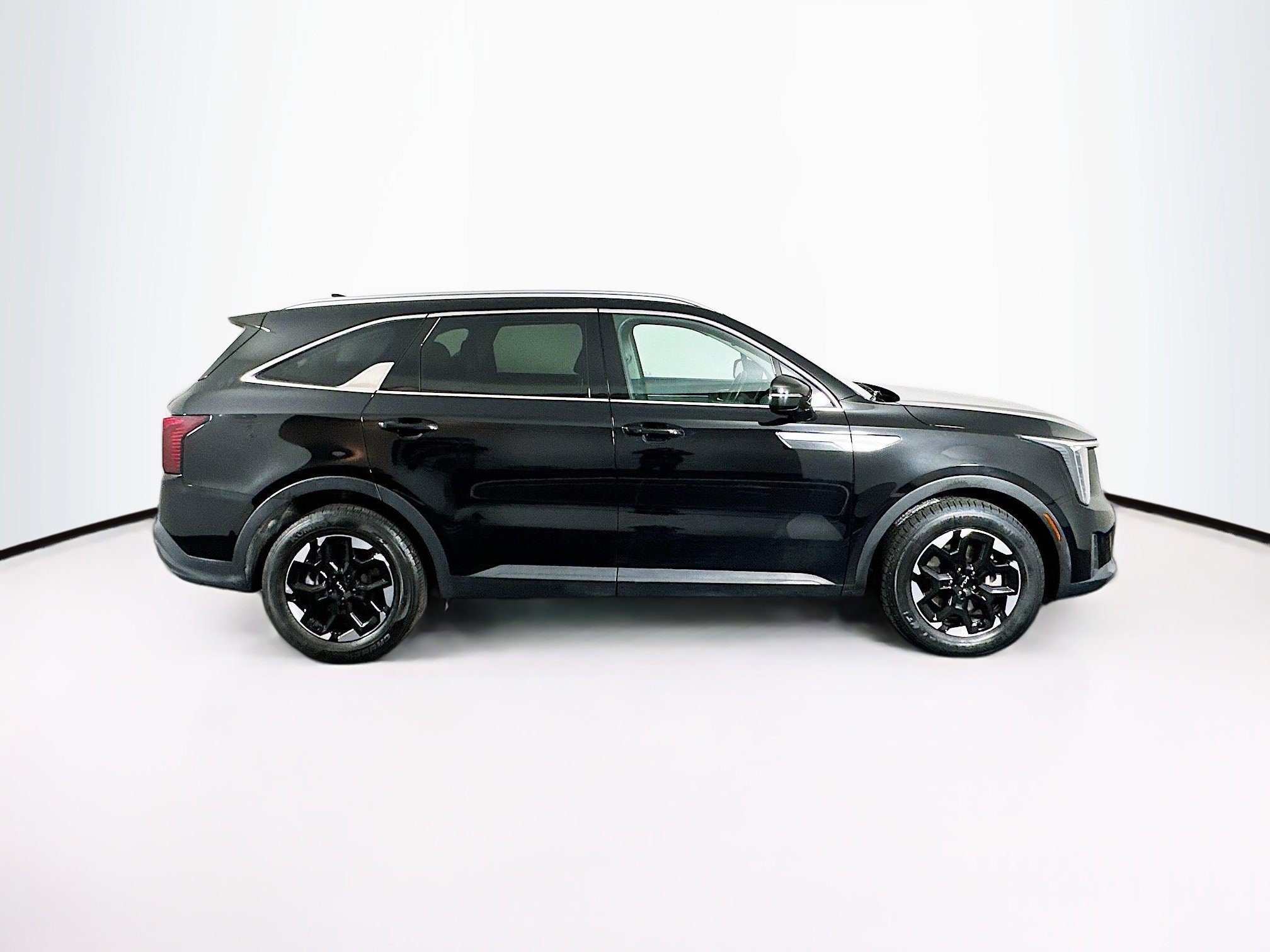 Used 2024 Kia Sorento S image 10