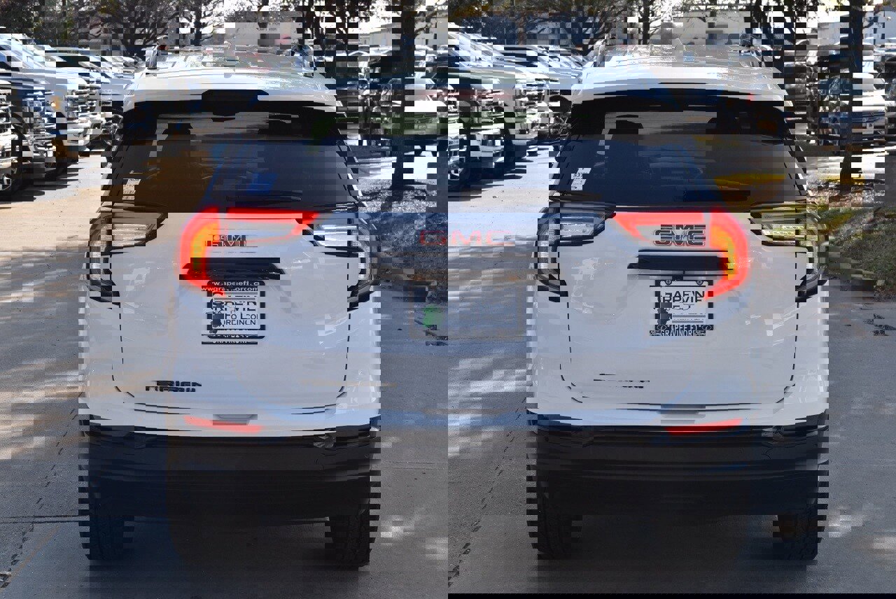 Used 2022 GMC Terrain SLT w/ Infotainment Package II image 9