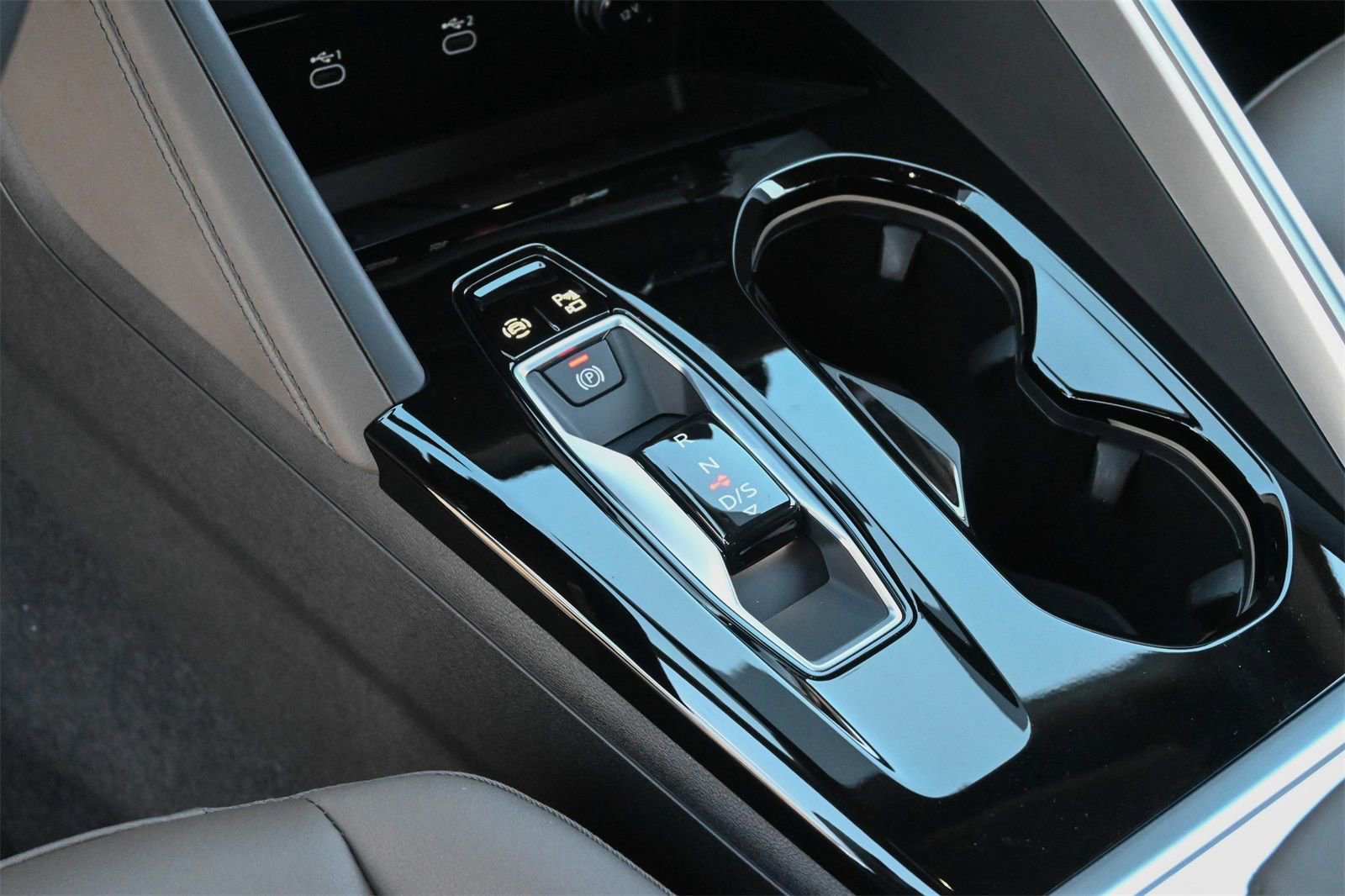 Certified 2025 Audi Q5 Premium w/ Convenience Package image 11
