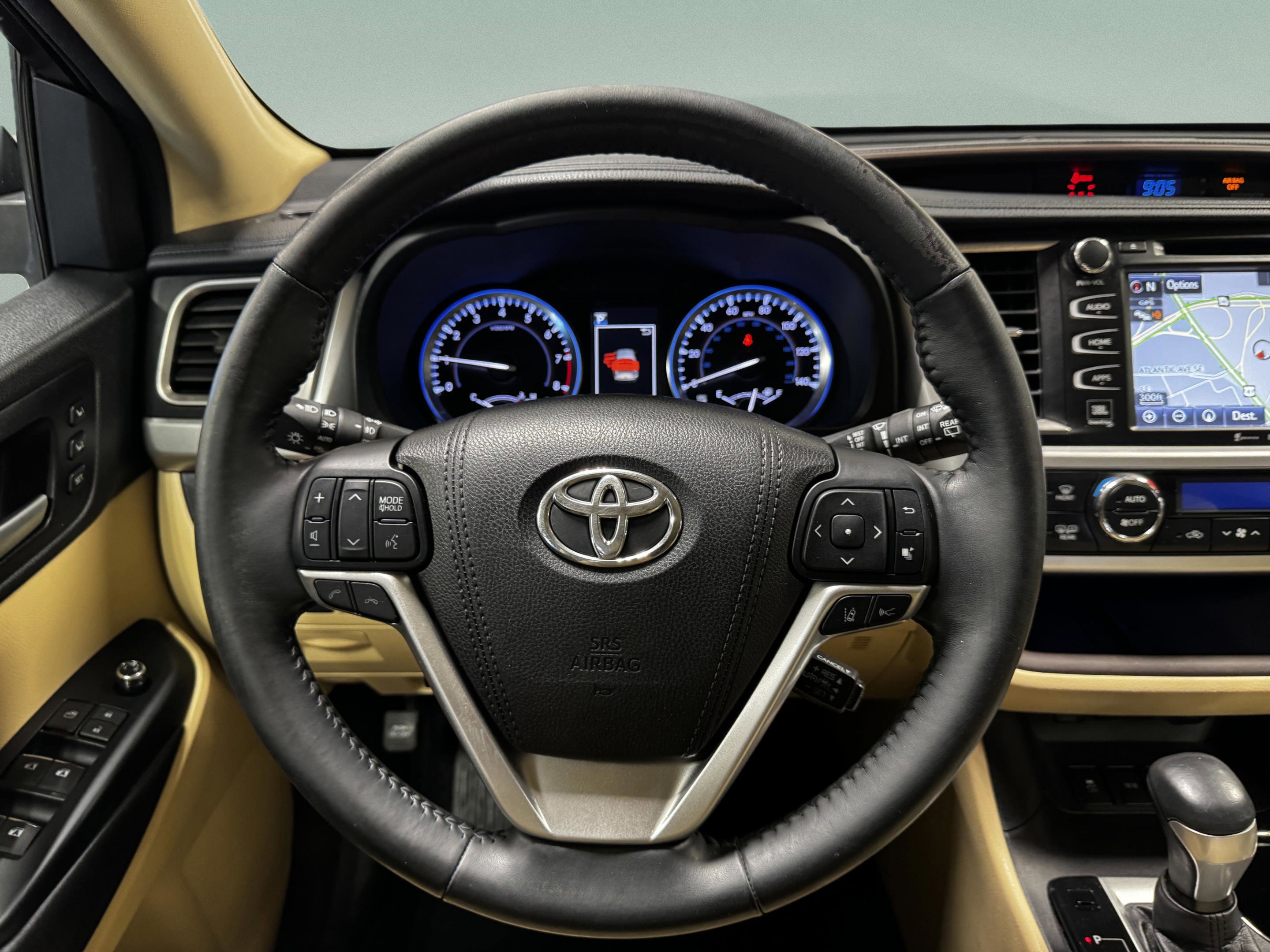 Used 2017 Toyota Highlander Limited AWD/4WD image 19