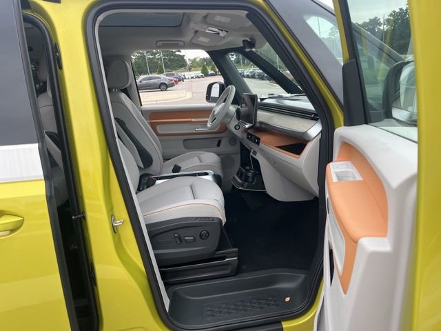 New 2025 Volkswagen ID. Buzz 1st Edition image 30