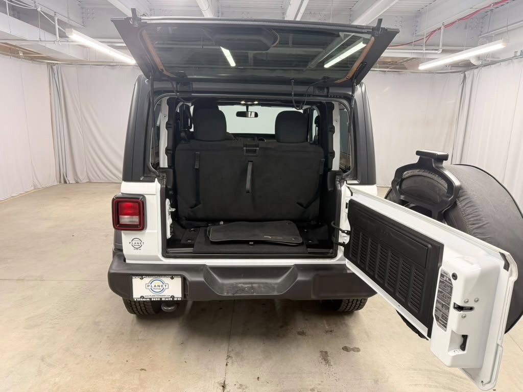Used 2020 Jeep Wrangler Sport AWD/4WD image 13