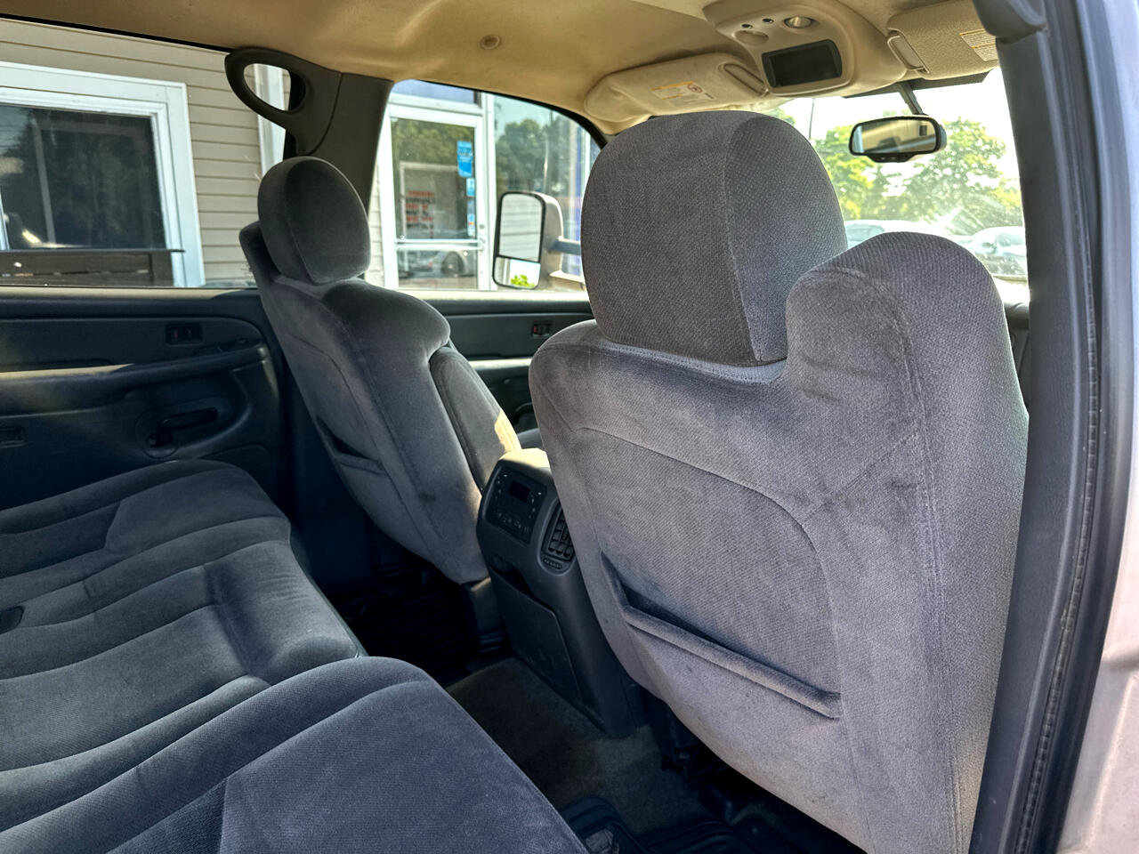 Used 2004 GMC Sierra 3500 SLE w/ Heavy-Duty Power Package image 19