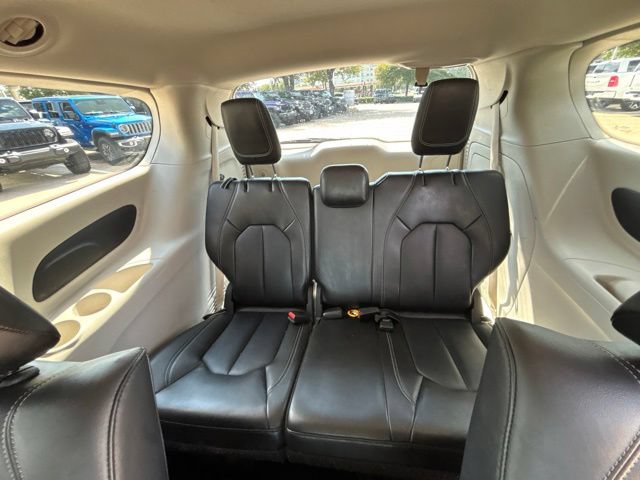 Used 2024 Chrysler Pacifica Limited FWD image 14