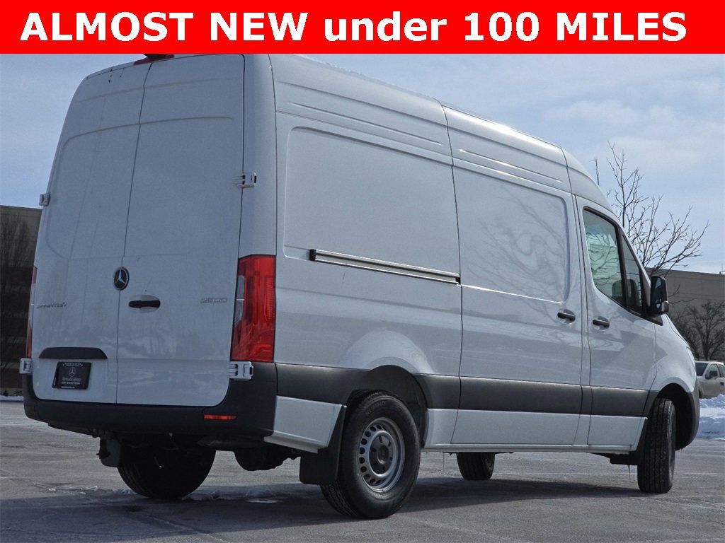 Used 2025 Mercedes-Benz Sprinter 2500 image 13