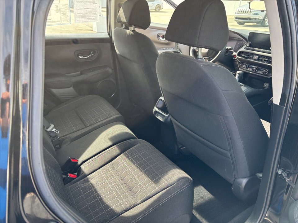 Used 2024 Honda HR-V LX image 33