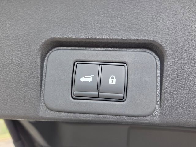 Used 2026 Nissan Rogue SV FWD image 12