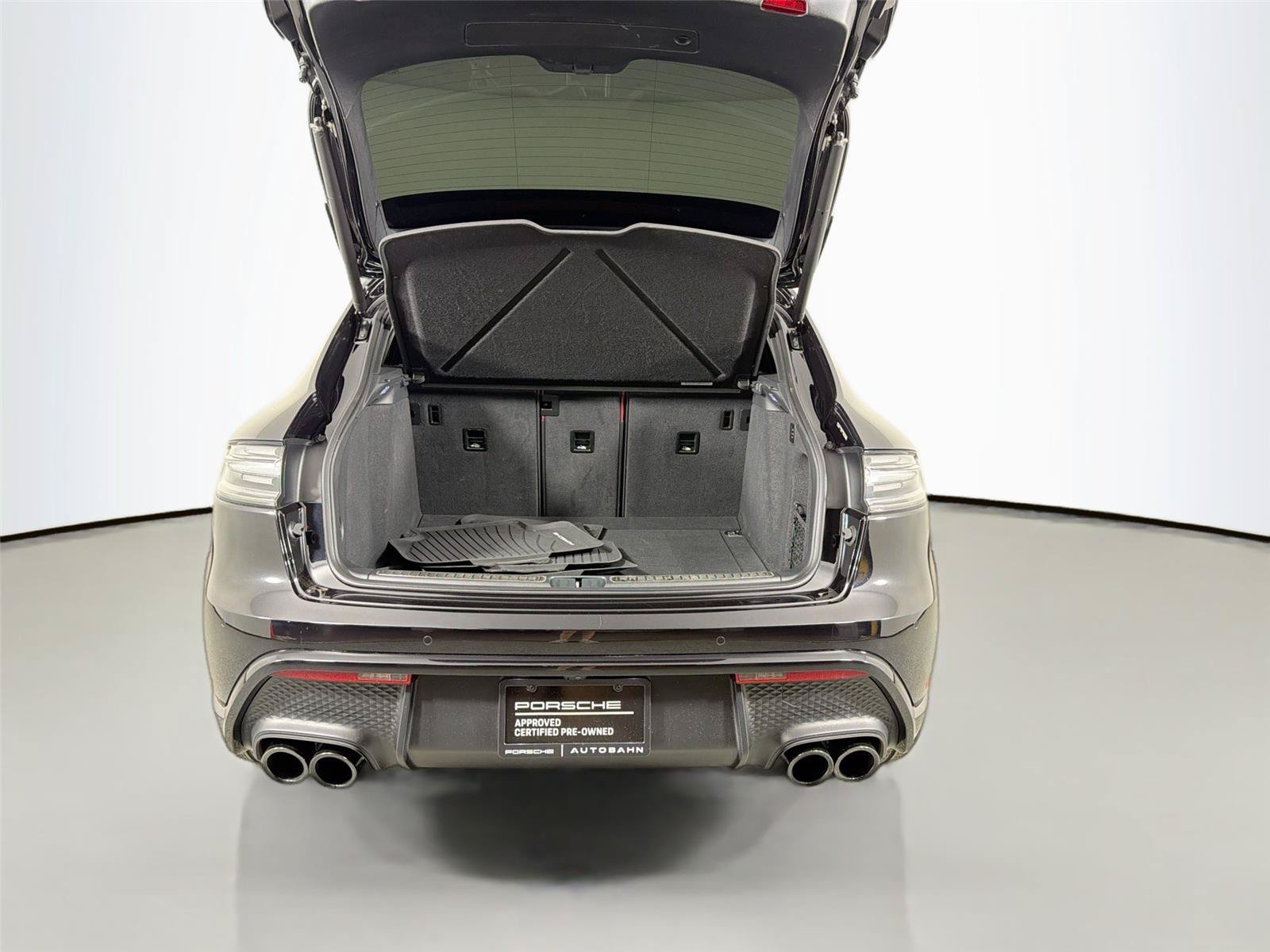 Certified 2023 Porsche Macan GTS AWD/4WD image 36