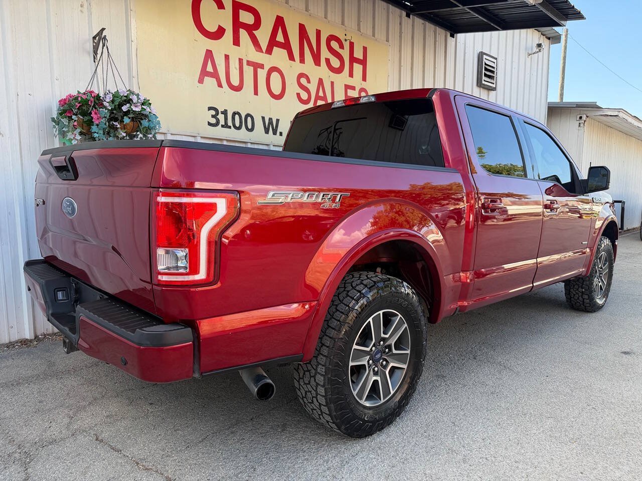 Used 2016 Ford F150 XLT w/ Equipment Group 302A Luxury AWD/4WD image 4