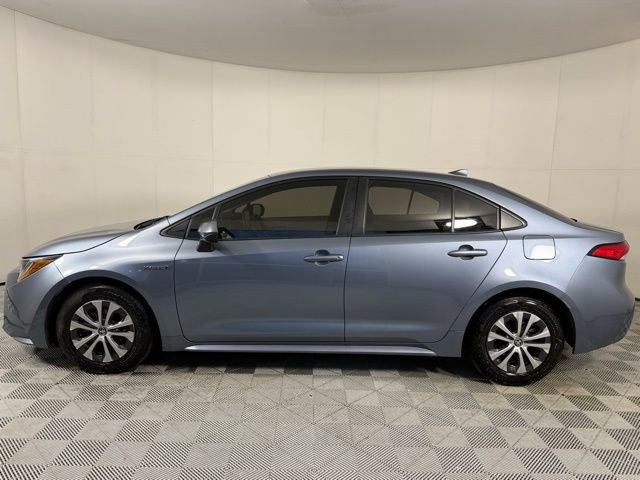 Used 2021 Toyota Corolla LE image 3
