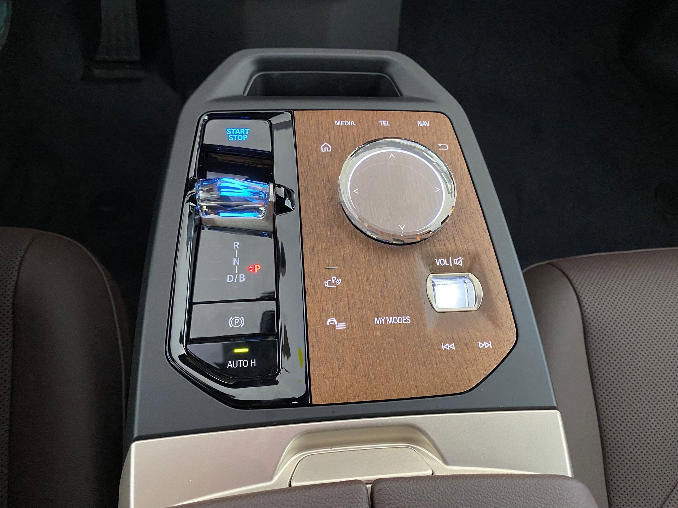 New 2026 BMW iX xDrive60 w/ Executive Package image 15