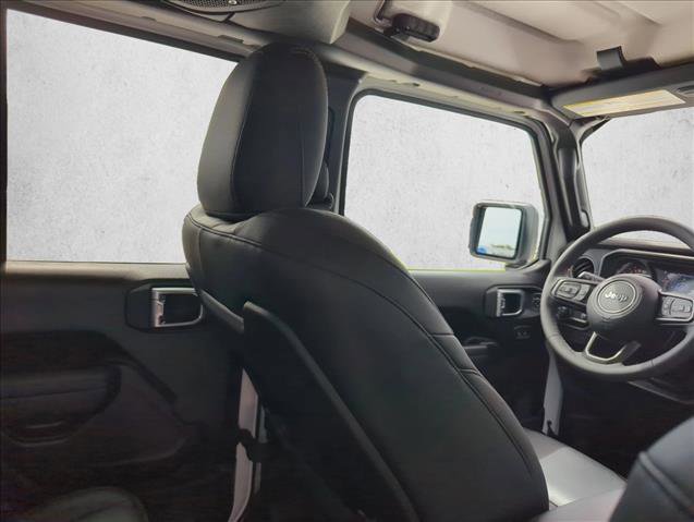Used 2026 Jeep Gladiator Mojave AWD/4WD image 21