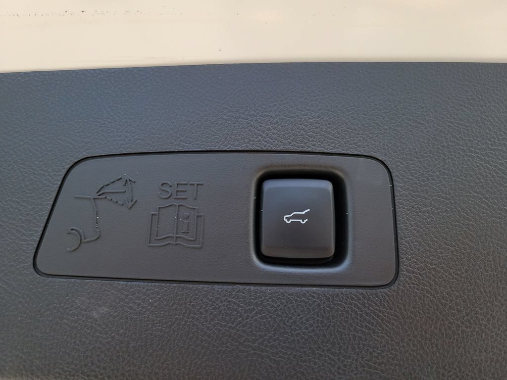 Certified 2022 Lincoln Corsair FWD w/ Equipment Group 101A image 7