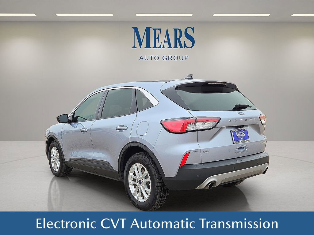 Used 2022 Ford Escape SE w/ Cold Weather Package image 4