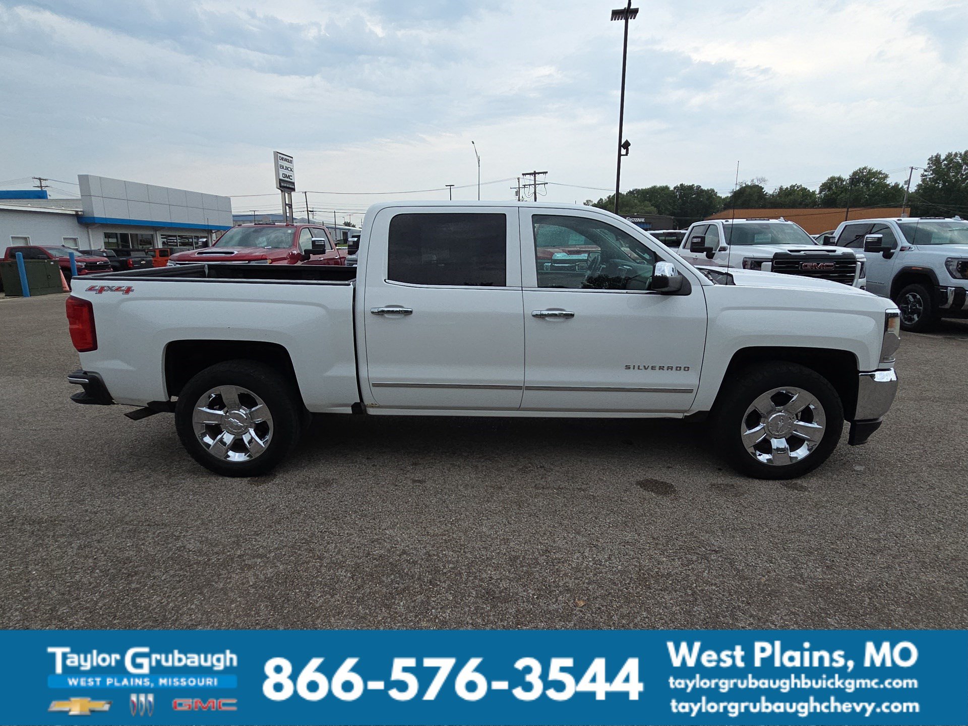 Used 2016 Chevrolet Silverado 1500 LTZ w/ Sport Package AWD/4WD image 10